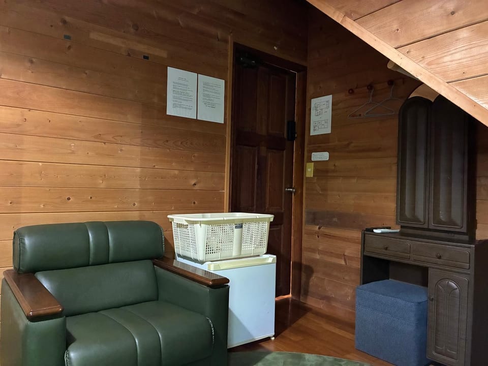 PrivateVillaHutamiLog Bed and Breakfast in Okinawa Prefecture