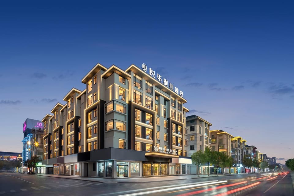 Property building, Day, Neighbourhood, City view, Street view, Location
