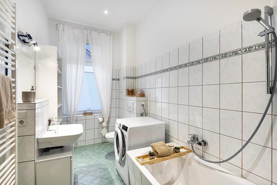 Bathroom, Living room