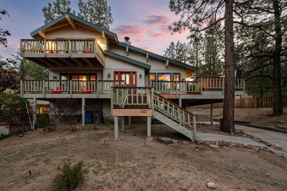 Lakeview Haven- Luxury Retreat House in Big Bear