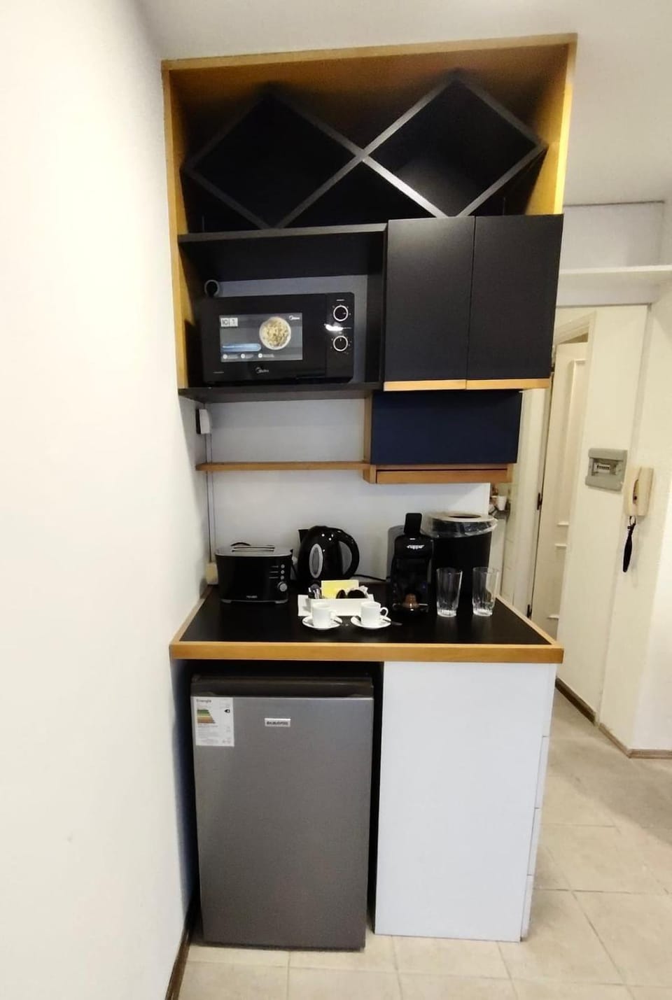 Coffee/tea facilities, minibar