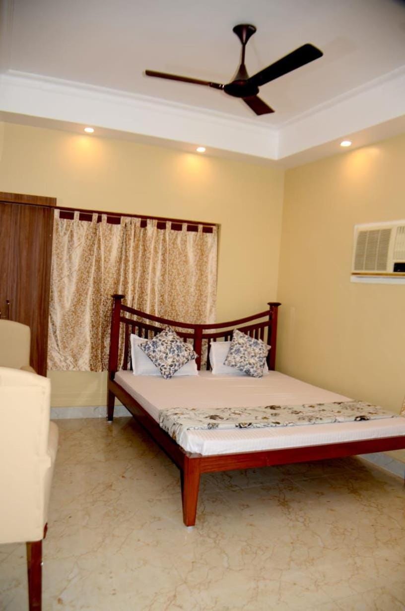 Lake City Homestay Vacation rental in Kolkata