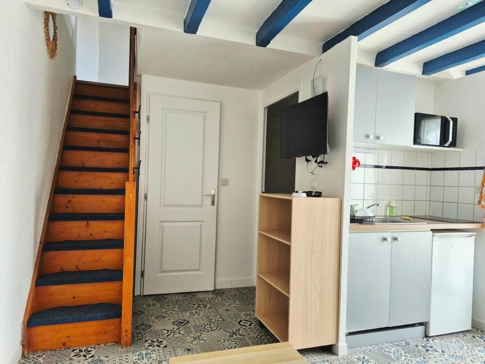 TV and multimedia, Kitchen or kitchenette