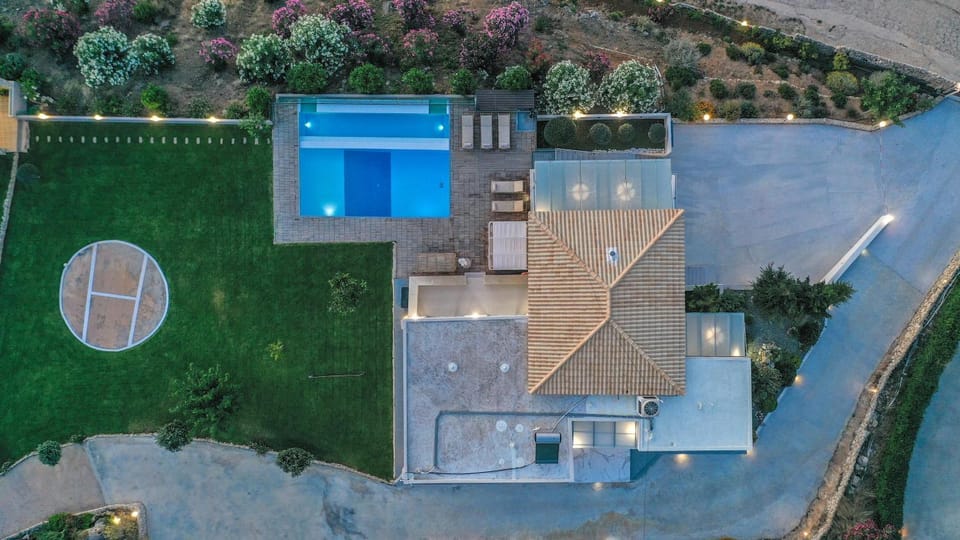 Property building, Swimming pool