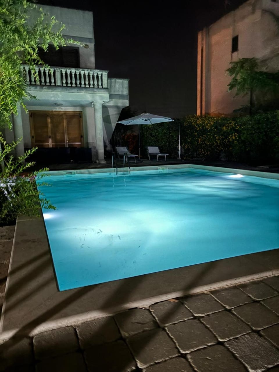 Swimming pool