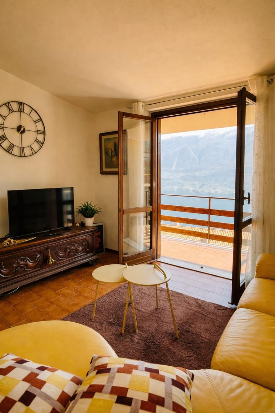 Communal lounge/ TV room, Living room