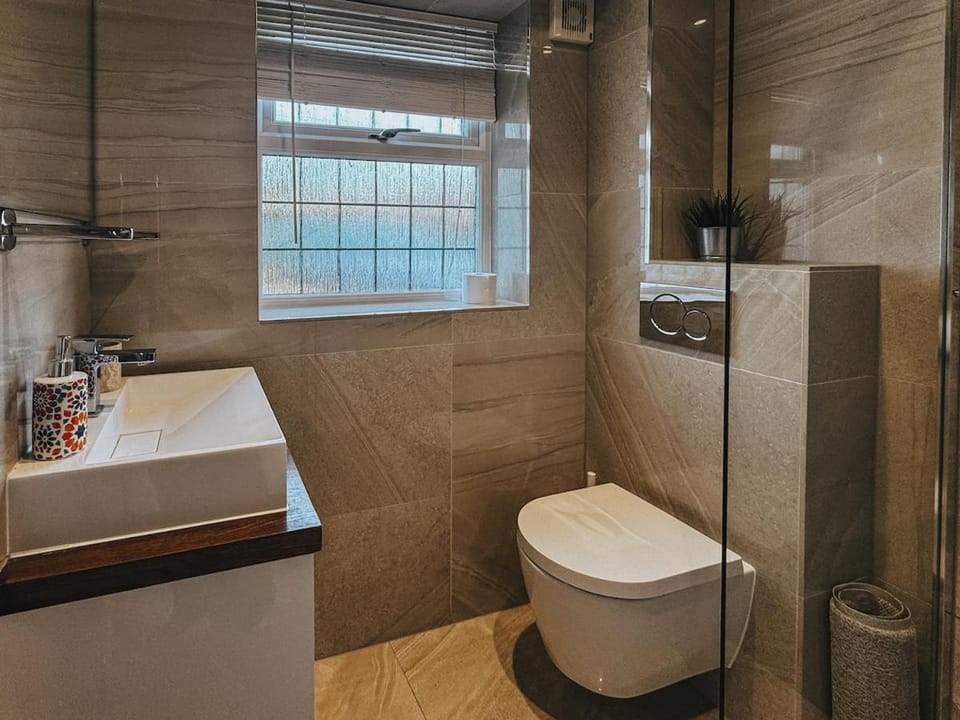 Quiet Retreat in Holyport Apartment in Maidenhead