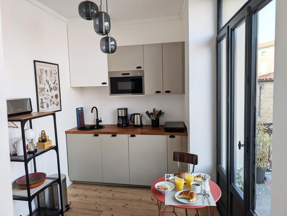 Breakfast, kitchen