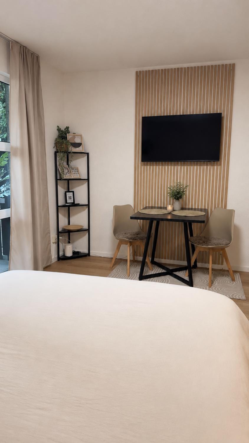 TV and multimedia, Photo of the whole room