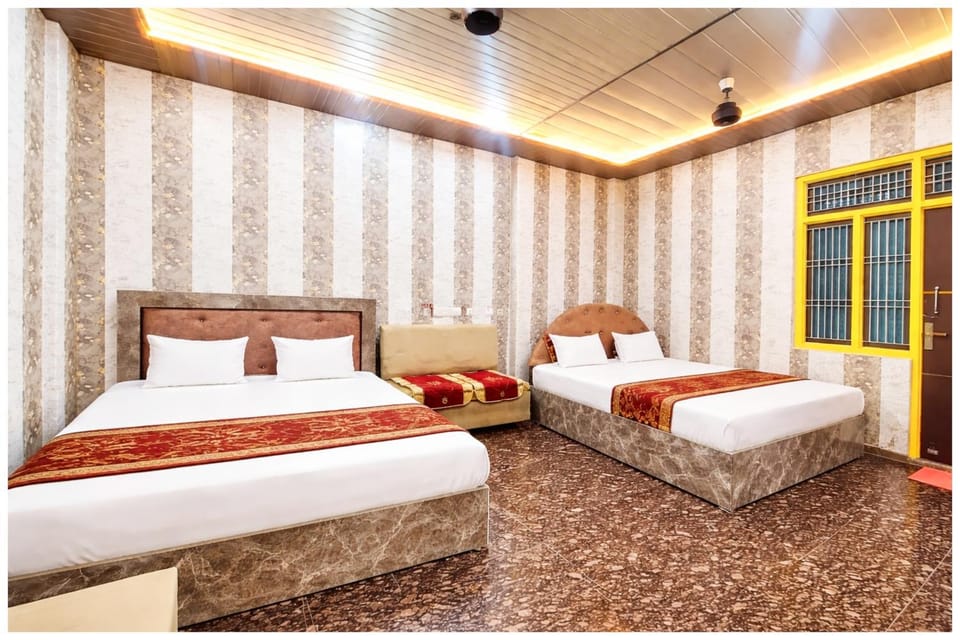 !!Hotel NMO Near Shree Ramjanam Bhumi Temple 1KM!! Bed and Breakfast in Nepal