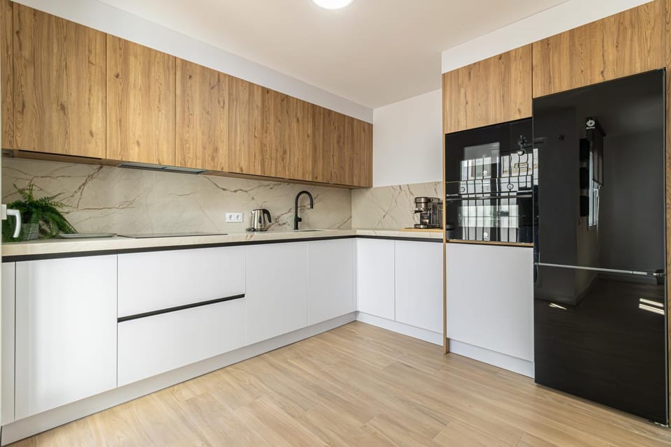 Kitchen or kitchenette, oven