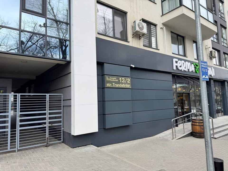 Cozy luxury apartment near Rose Park Apartment in Chișinău