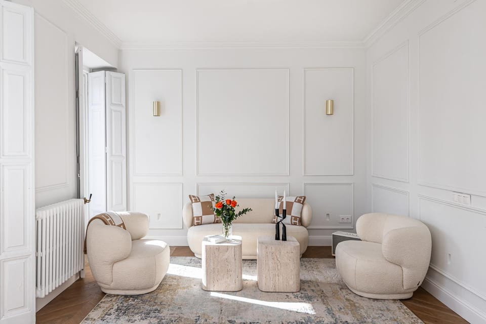 Waou Malasaña Luxe- Short Term Rental Apartment in Centro