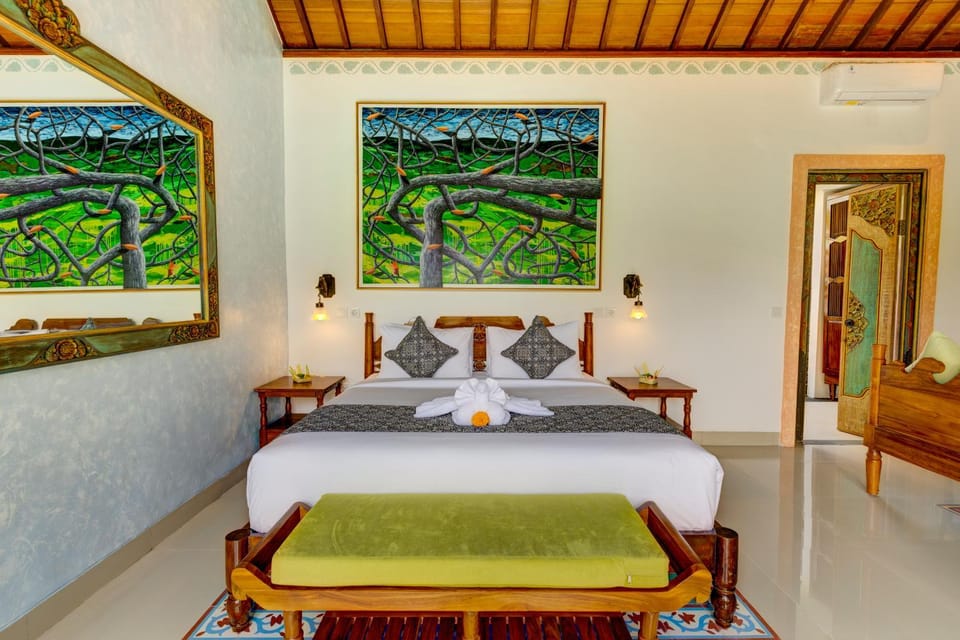 Bed, Decorative detail, Bedroom