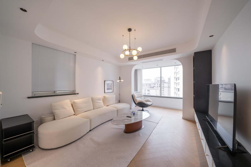 Communal lounge/ TV room, TV and multimedia, Living room, Lounge or bar, Seating area, heating, air conditioner