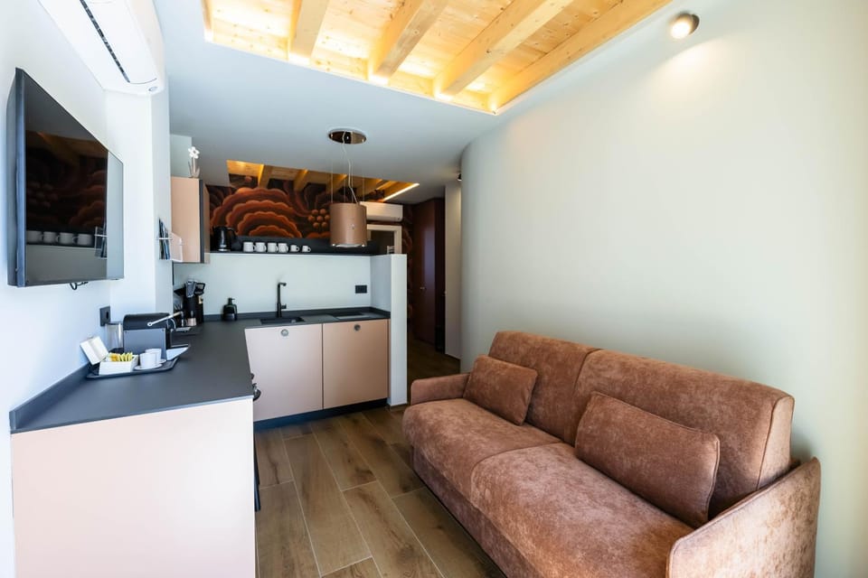 Kitchen or kitchenette, Living room