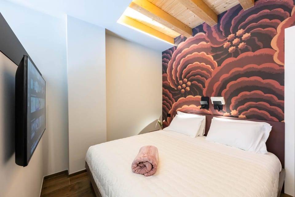 Bed, TV and multimedia