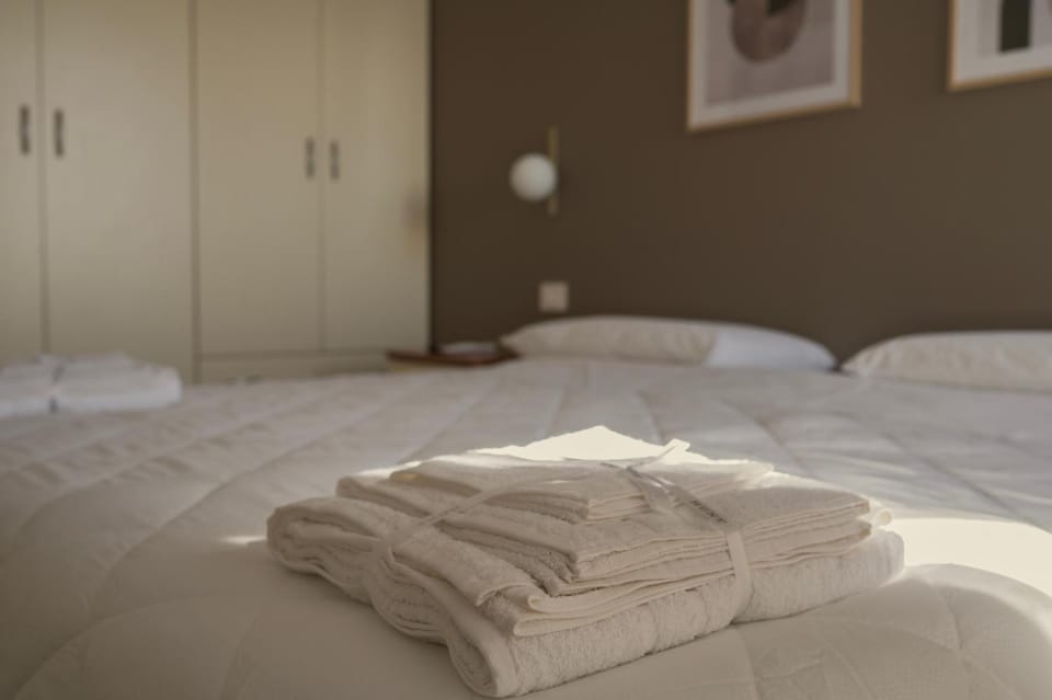 Bed, Photo of the whole room, Bedroom, towels, wardrobe