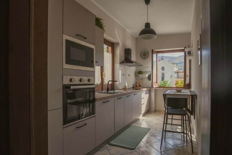 Kitchen or kitchenette, Dining area, dishwasher, oven, stove
