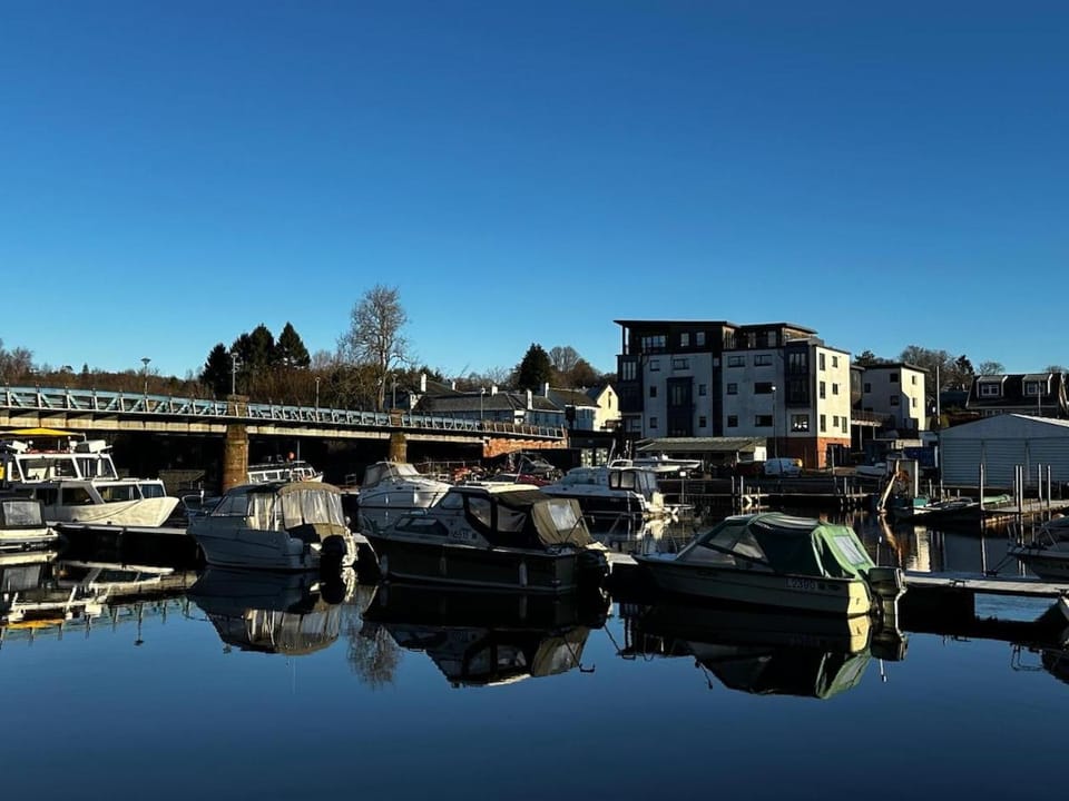 02 The Inchmoan Suite Loch Lomond Apartment in Balloch Road