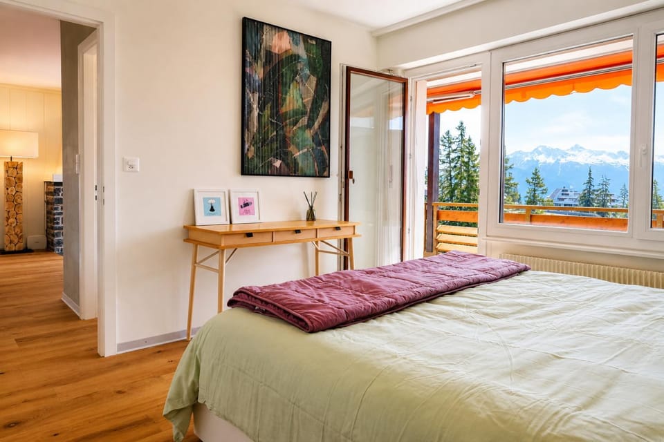 Bed, View (from property/room), Balcony/Terrace, Photo of the whole room, Business facilities