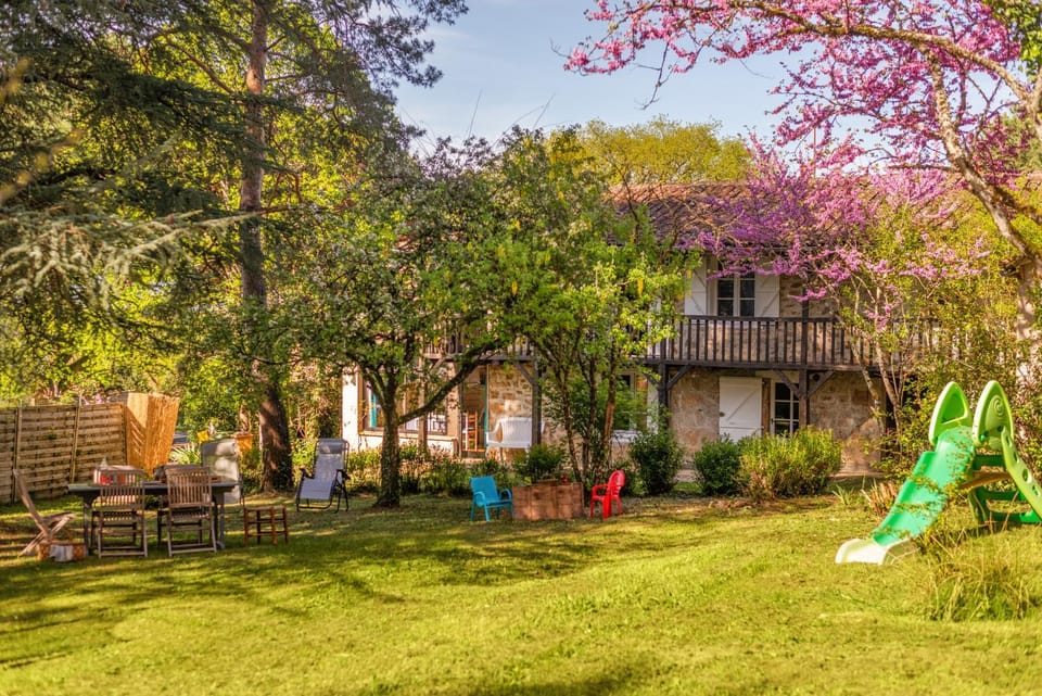 Property building, Spring, Day, Natural landscape, Children play ground, Garden, Garden view