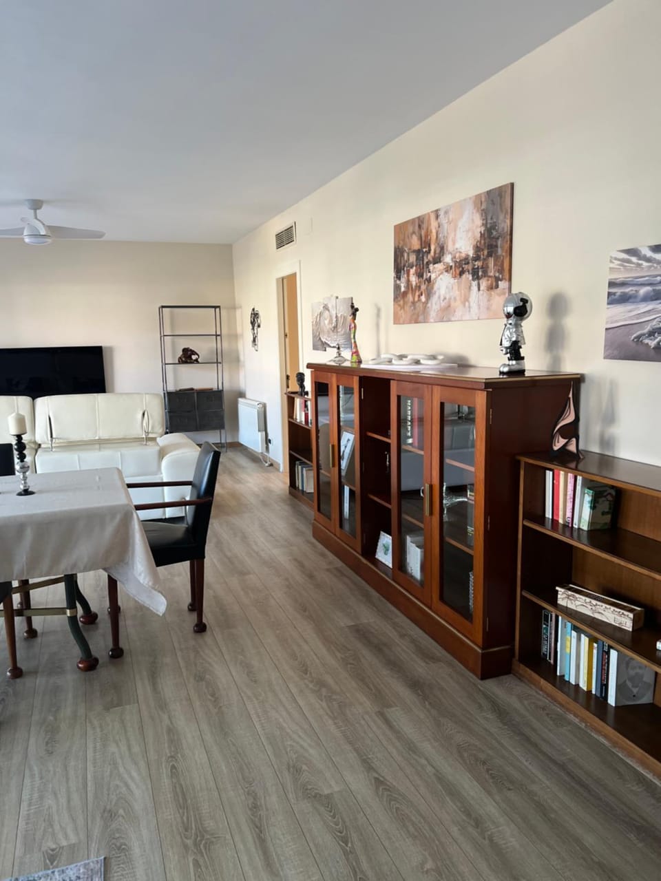 Communal lounge/ TV room, TV and multimedia, Living room, Dining area, Evening entertainment