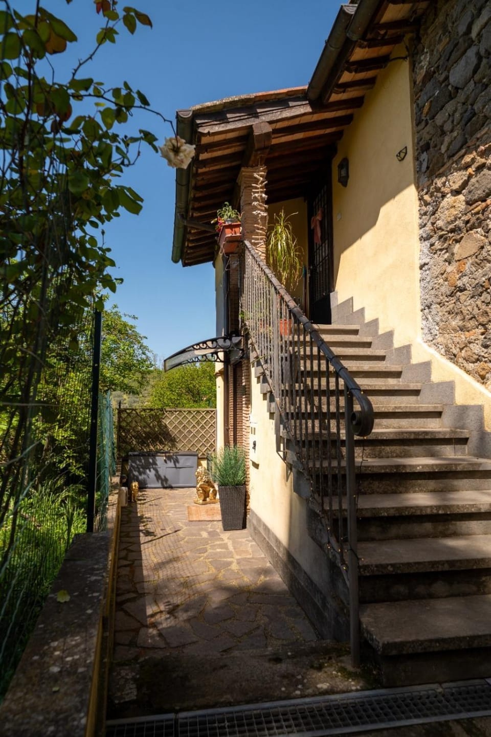 Property building, Day