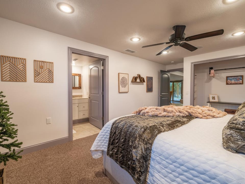 Bed, Bedroom