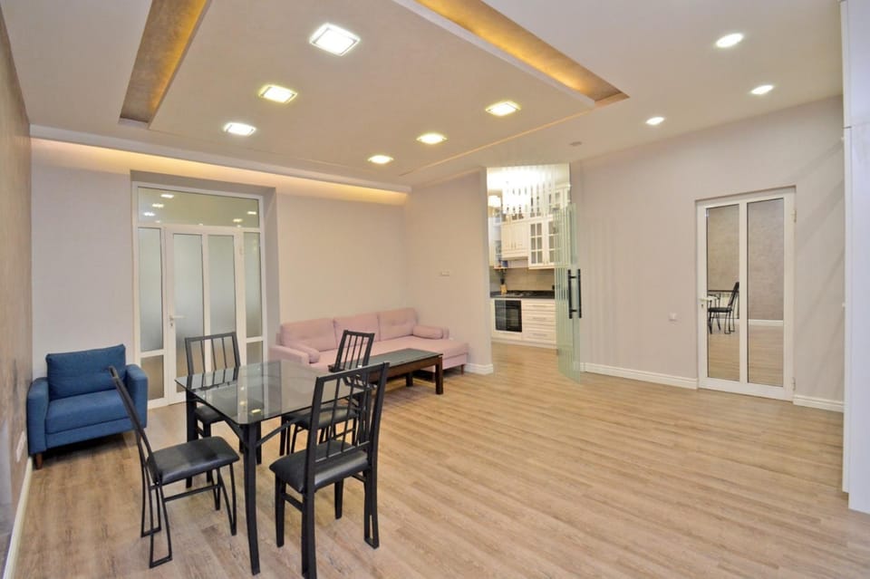Living room, Seating area, Dining area