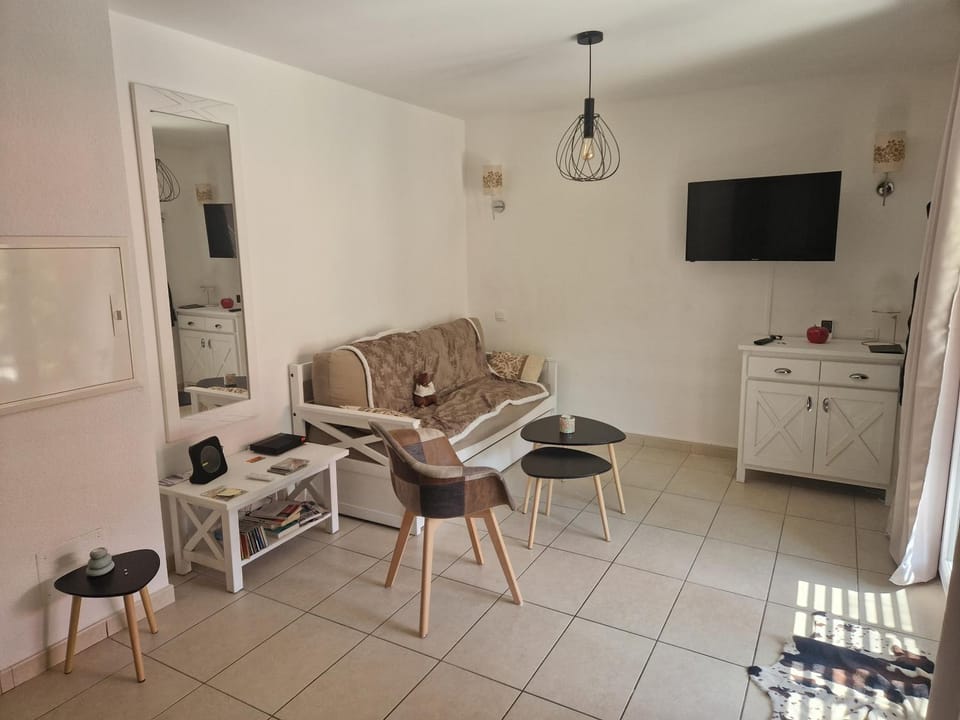 Charmante villa 4 personnes 600 m de la plage House in Belgodère