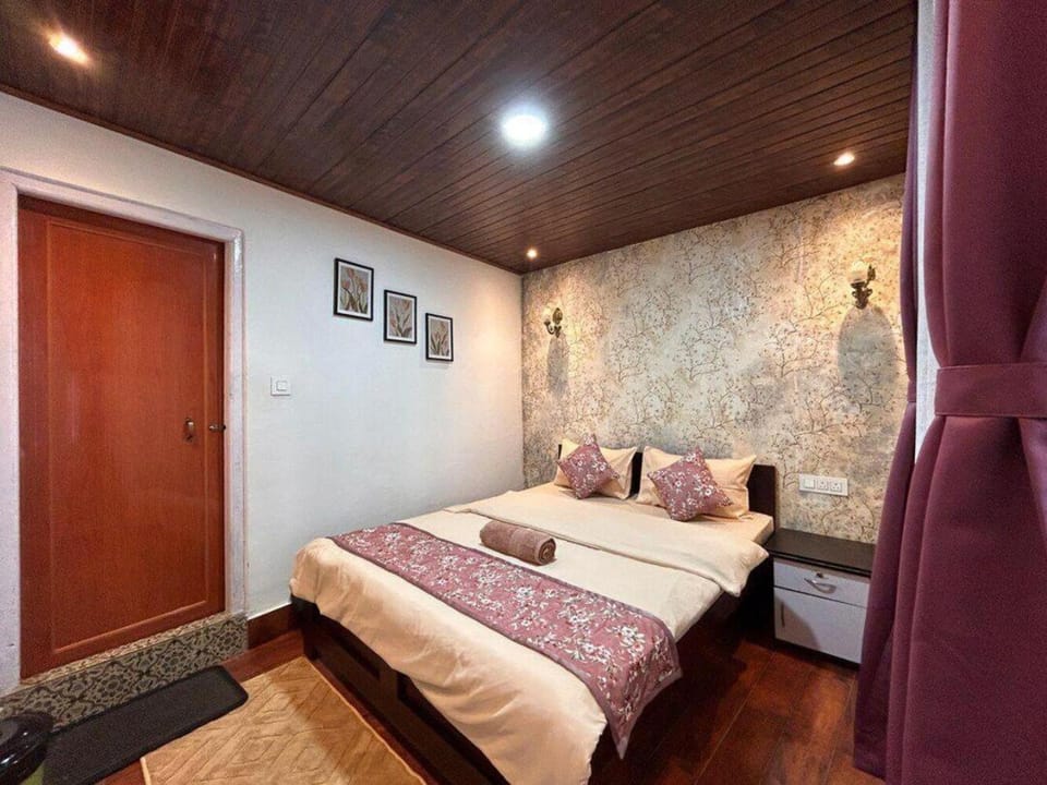 Photo of the whole room, wardrobe