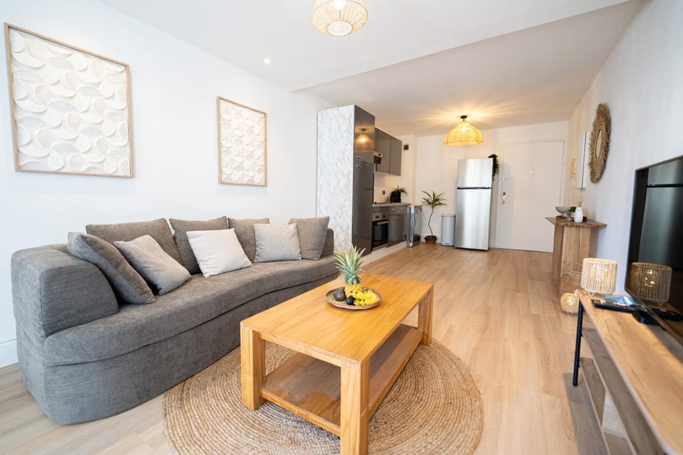 TV and multimedia, Kitchen or kitchenette, Living room