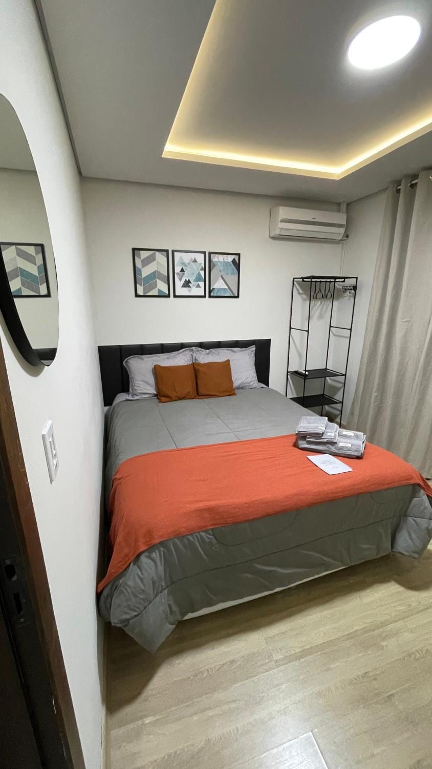 Villa Serena Garden - Quarto Cama Queen - Banheiro Compartilhado Vacation rental in Cascavel