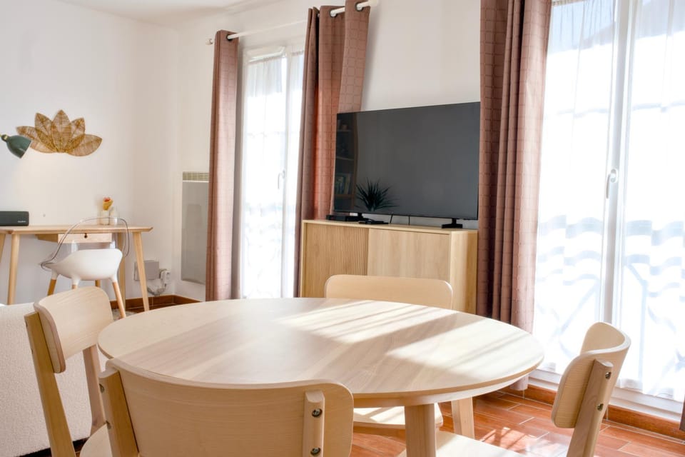 Chez Leela Apartment in Poissy