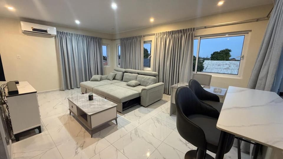 Living room, Photo of the whole room, air conditioner