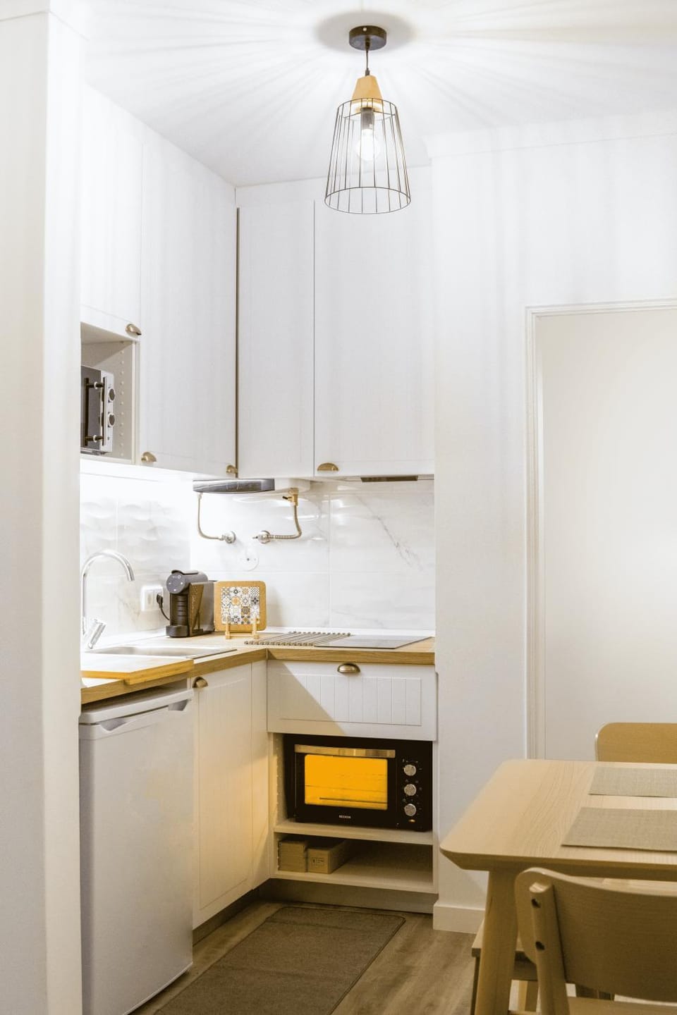 Kitchen or kitchenette