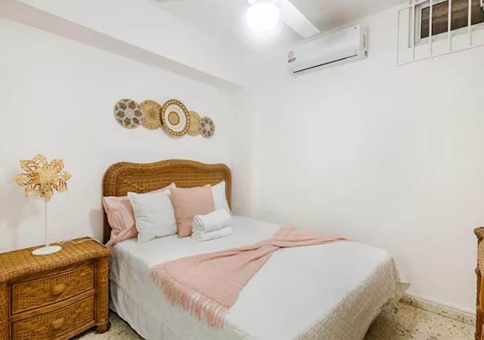 Bed, Photo of the whole room, Bedroom, air conditioner