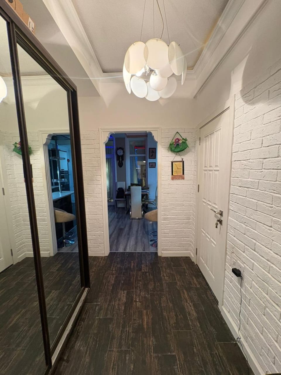 Уютная студия в центре с видом на бульвар Apartment in Baku