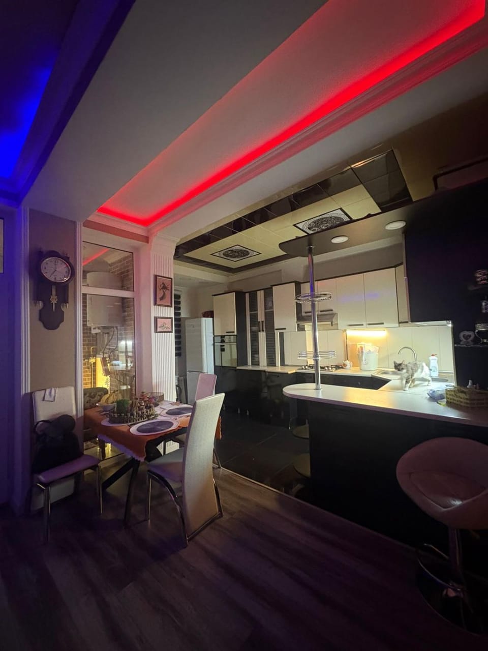 Уютная студия в центре с видом на бульвар Apartment in Baku