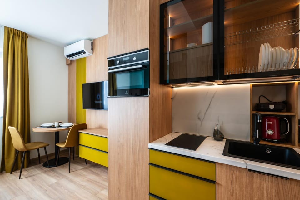 Kitchen or kitchenette, oven, stove