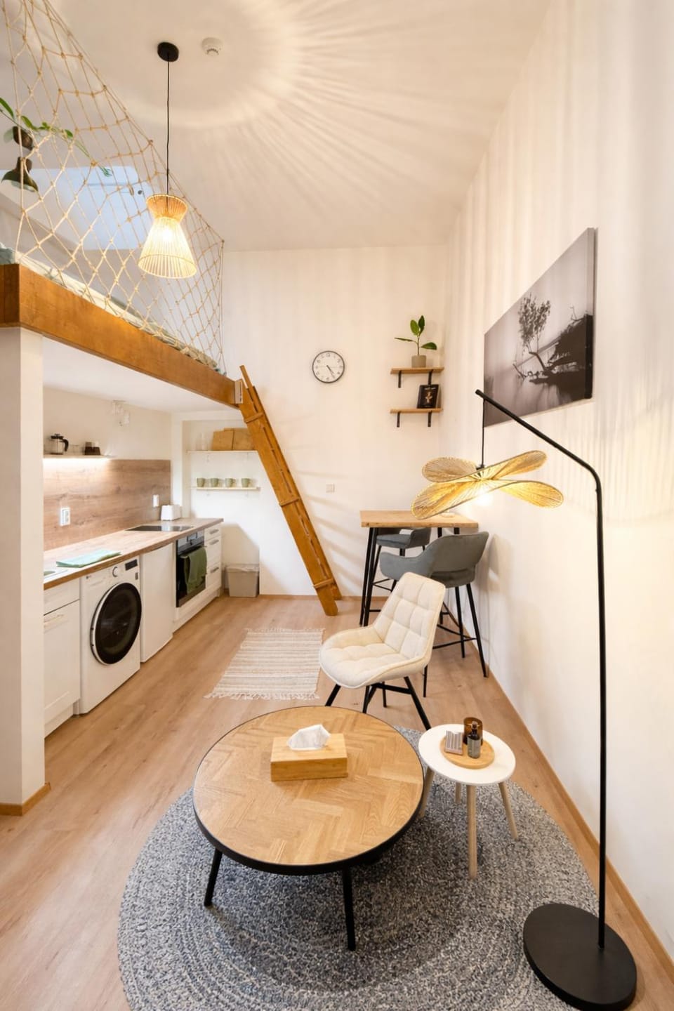 Kitchen or kitchenette, Seating area