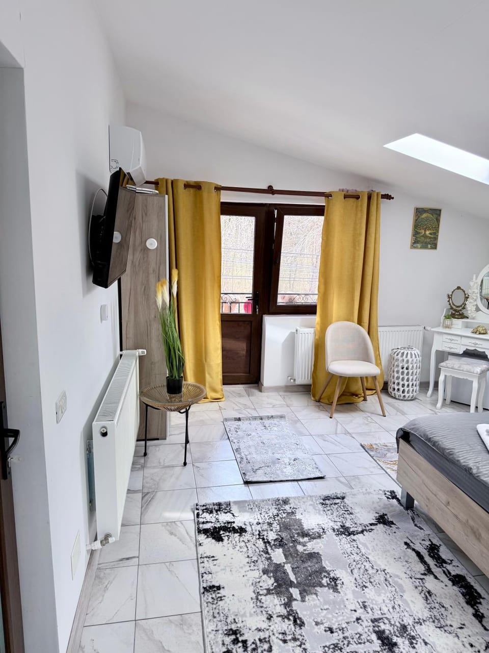 Casa Cernica Bed and Breakfast in Romania