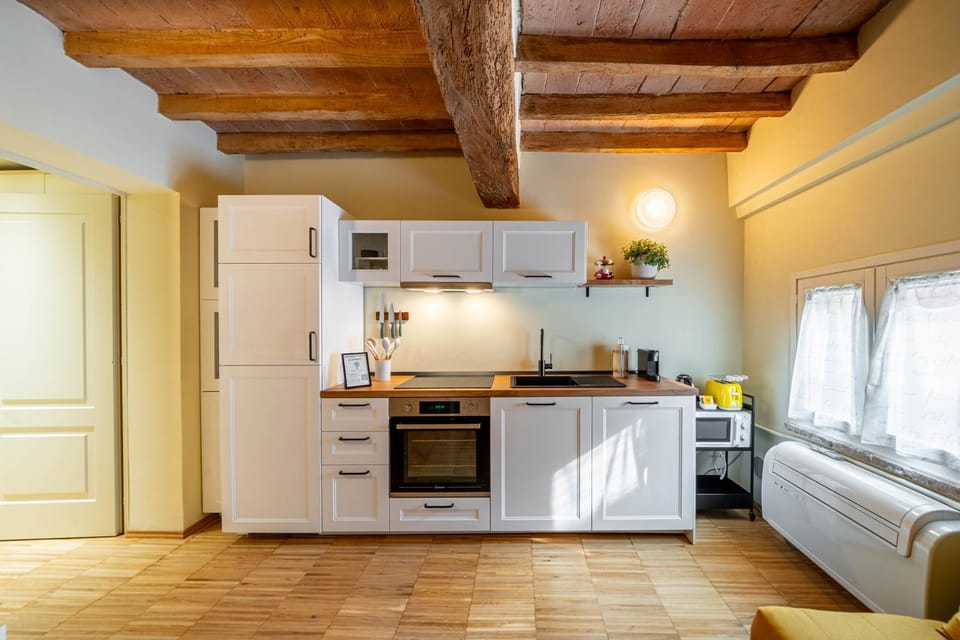 Facade/entrance, Day, Kitchen or kitchenette, Living room, Seating area, kitchen