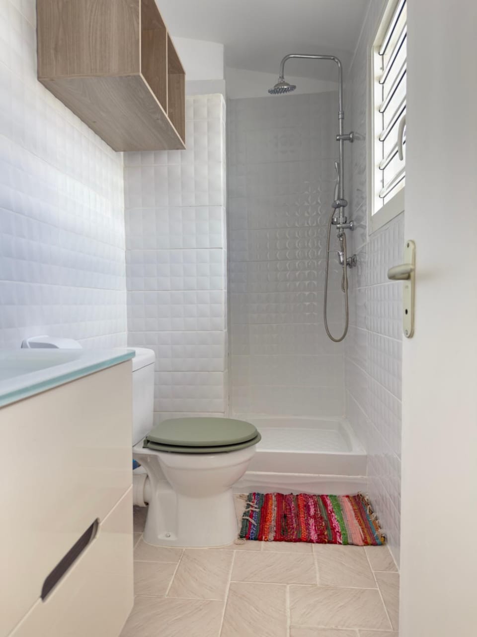 Shower, Toilet, Bathroom, towels