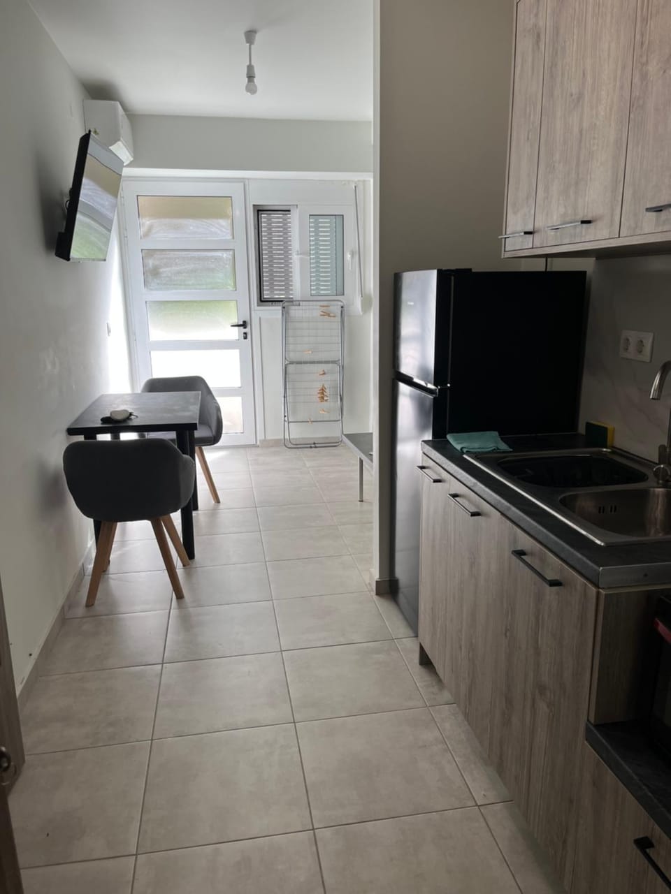 TV and multimedia, Kitchen or kitchenette, oven, stove