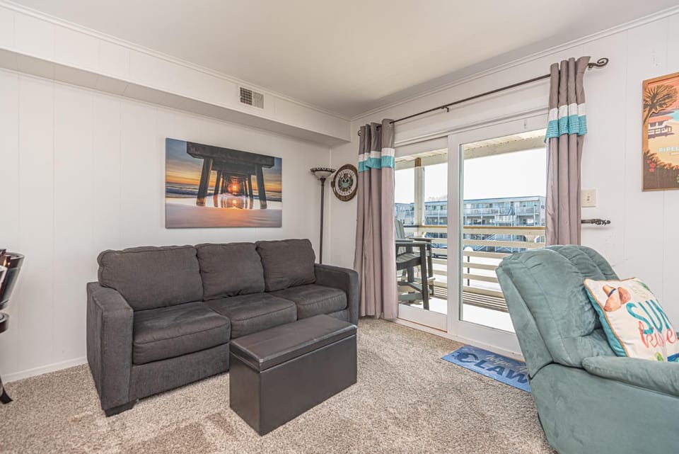 Poolside Bayfront Condo Sunset Views 2 Parking Spots Midtown OC House in Ocean City