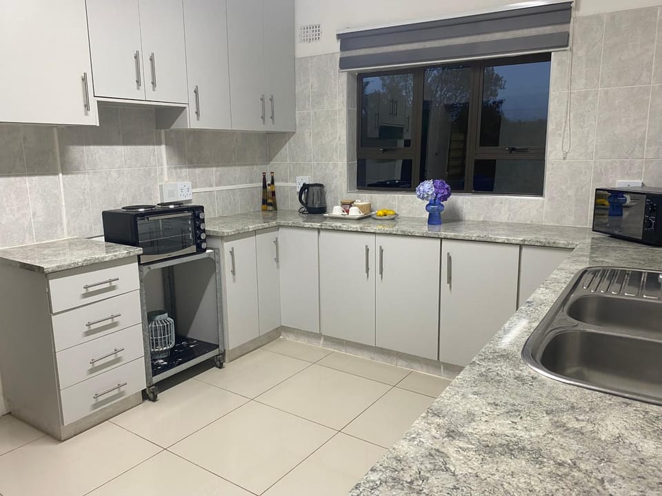 Coffee/tea facilities, kitchen