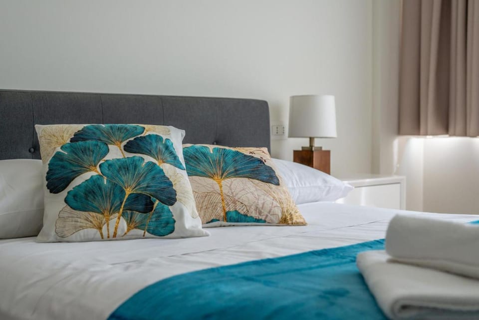 Bed, Day, Night, Decorative detail, Bedroom, Time of day, heating, internet, towels, wardrobe, air conditioner