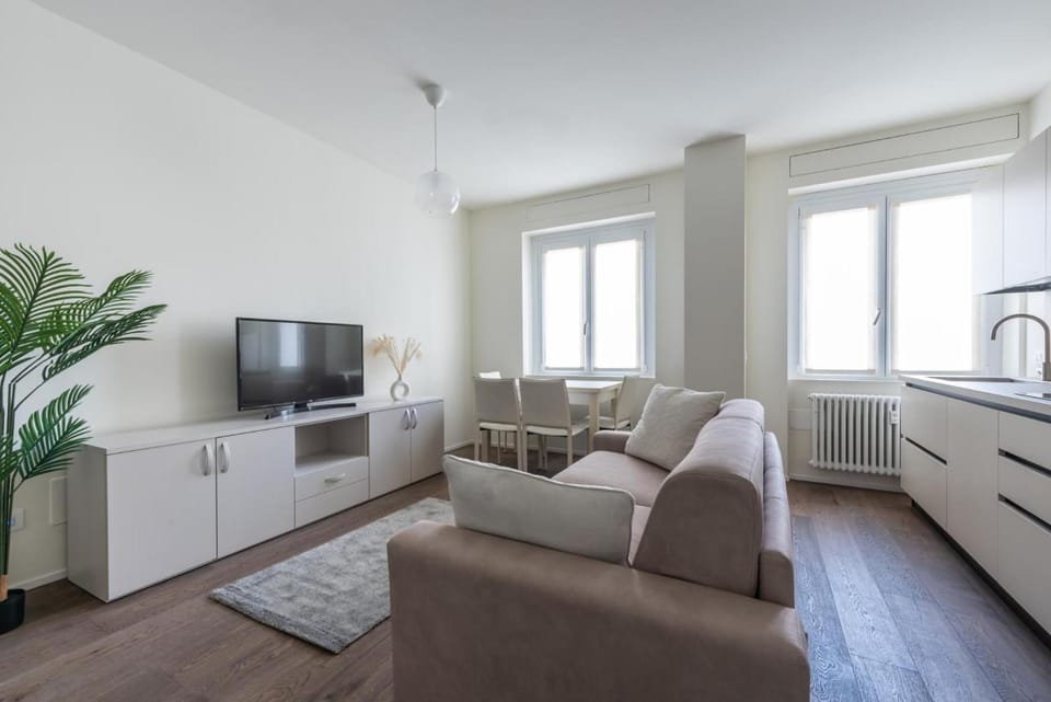 Day, Night, TV and multimedia, Kitchen or kitchenette, Living room, Seating area, Evening entertainment, Time of day, heating, internet, wardrobe, kitchen, air conditioner